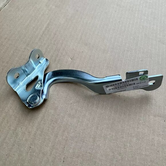 2007-11 CHEVY AVEO, PONTIAC G3 LEFT DRIVER SIDE HOOD HINGE — NEW - Picture 1 of 5